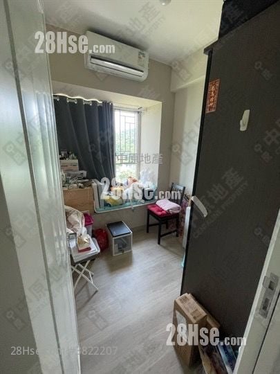 Uptown Sell 3 Bedrooms 759 ft²