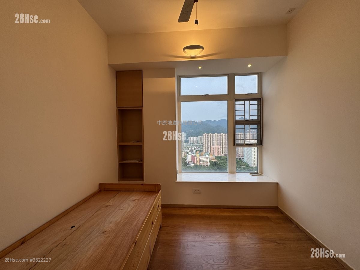 晋名峰 售盘 4 房 1,322 平方尺