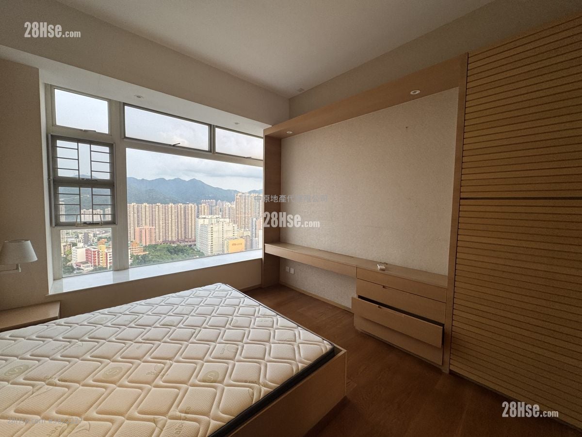 晋名峰 售盘 4 房 1,322 平方尺