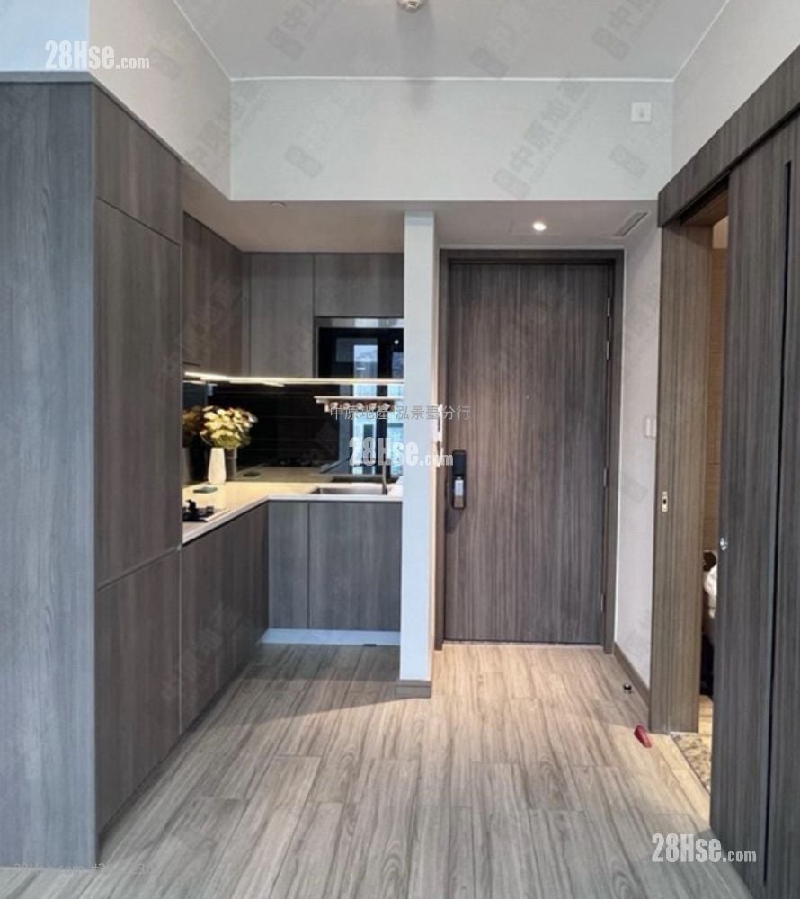 Park One Sell 3 Bedrooms 418 ft²