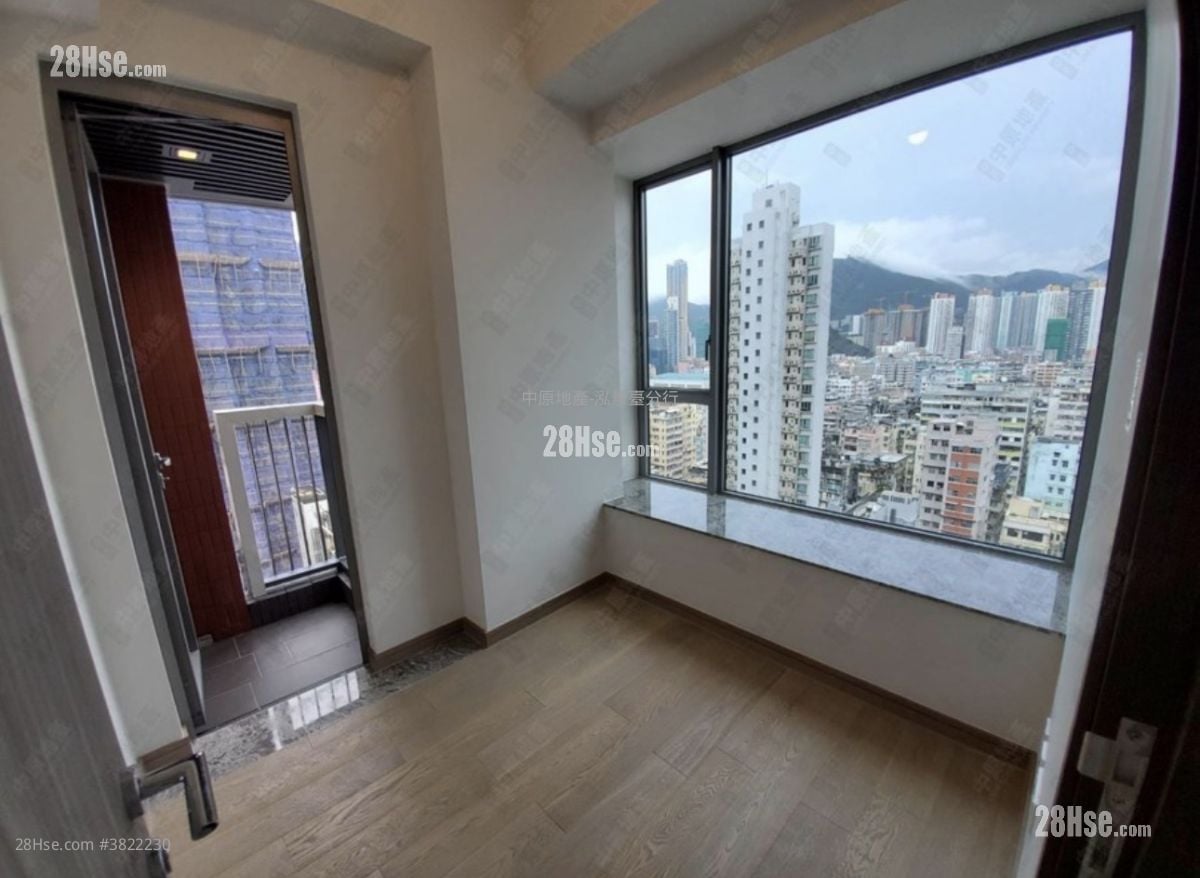 Park One Sell 3 Bedrooms 418 ft²