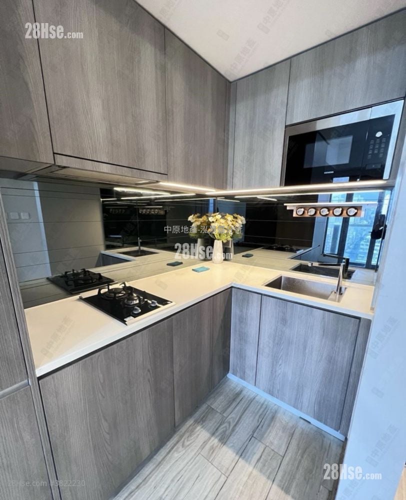 Park One Sell 3 Bedrooms 418 ft²