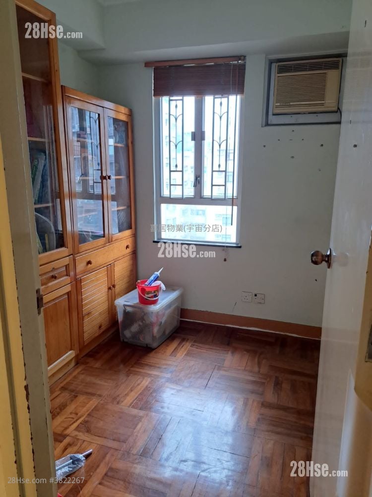 Cronin Garden Sell 622 ft²