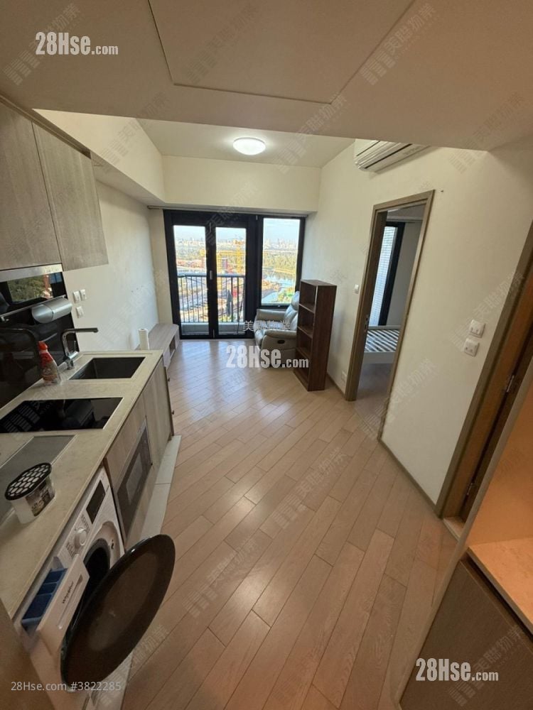 living room: Twin Regency Sell 1 Bedroom , 1 Bathroom 373 ft²