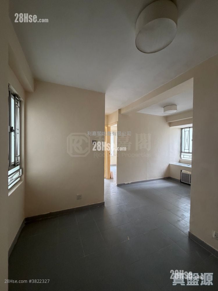 好運中心 售盤 2 房 390 平方呎