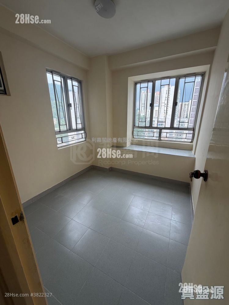 好運中心 售盤 2 房 390 平方呎