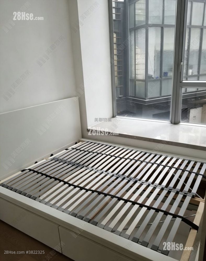 The Reach Rental 2 Bedrooms 355 ft²