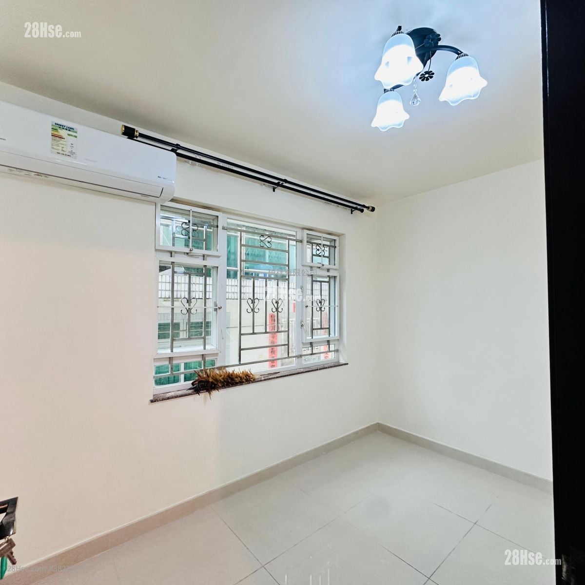 村屋 租盘 700 平方尺