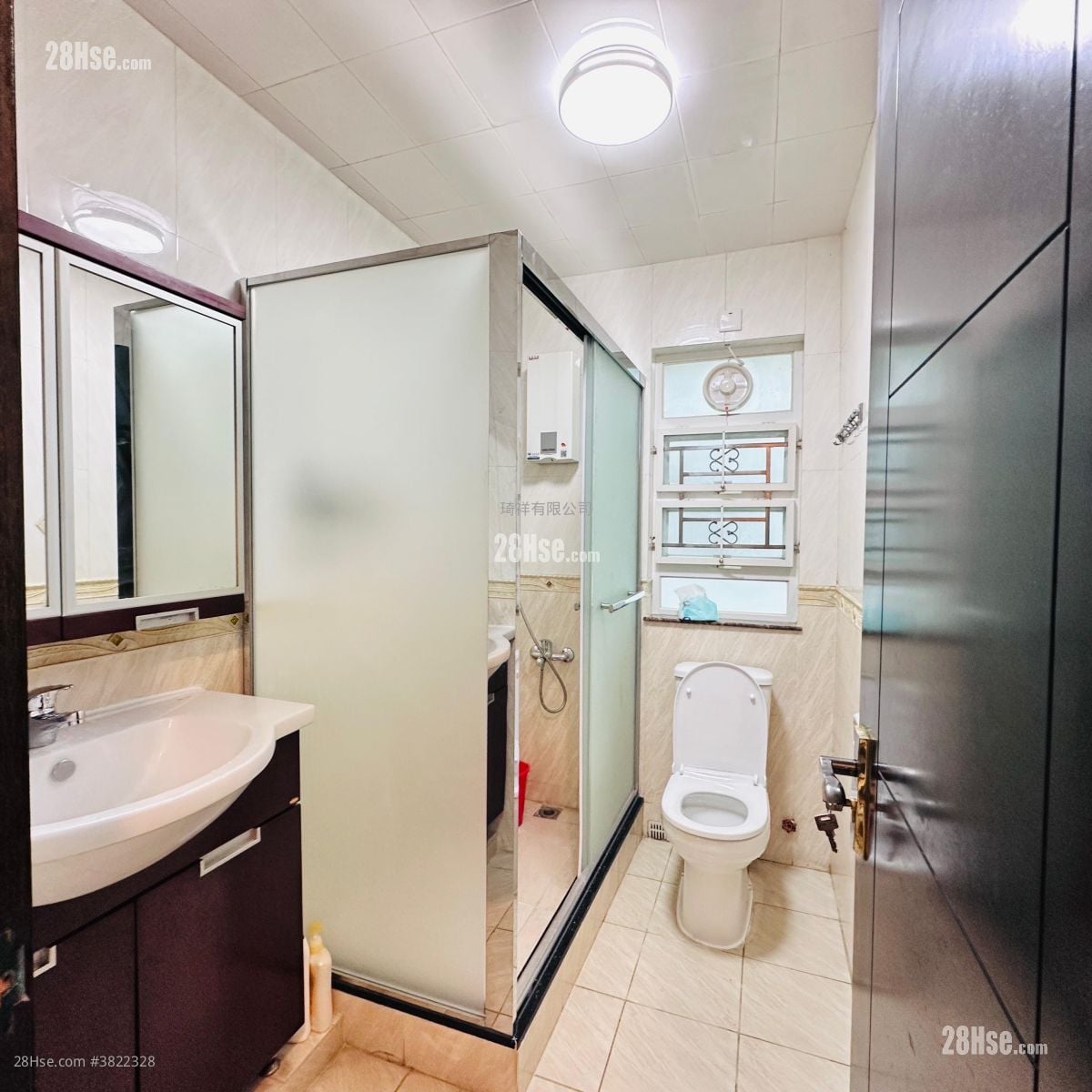 村屋 租盘 700 平方尺