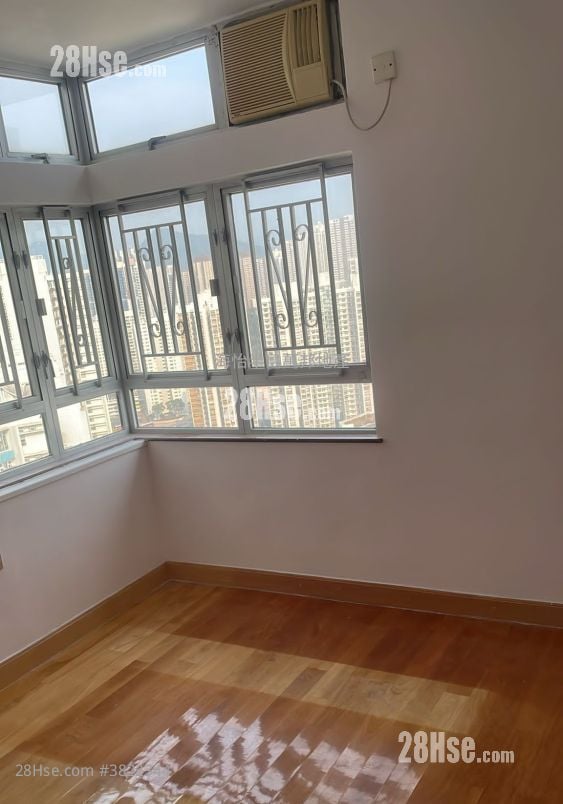 South Horizons Sell 4 Bedrooms , 2 Bathrooms 739 ft²