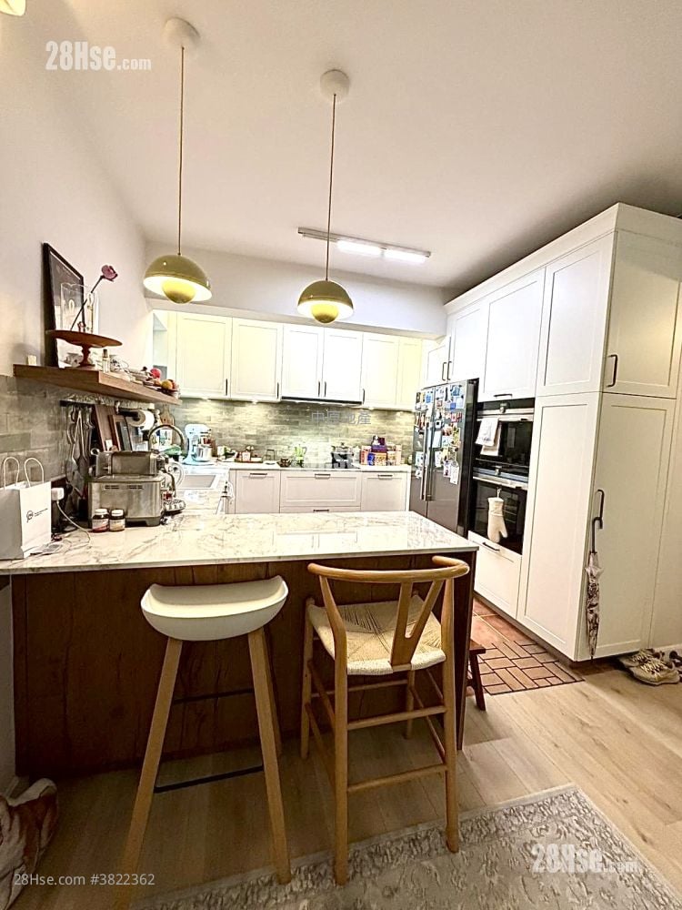 Dragon Court Sell 3 Bedrooms , 2 Bathrooms 857 ft²