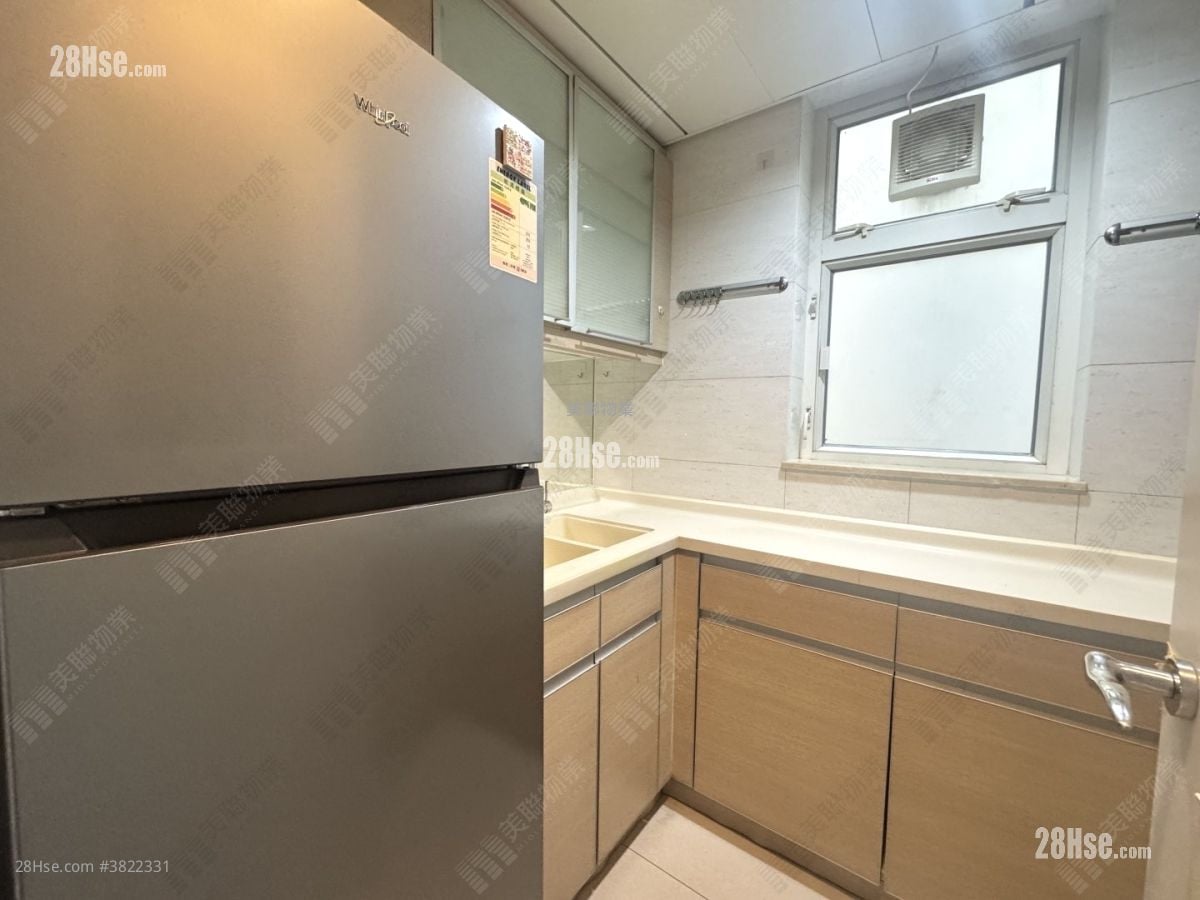 Central Park Towers Sell 2 Bedrooms , 1 Bathroom 494 ft²