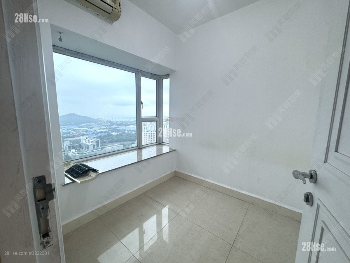 Central Park Towers Sell 2 Bedrooms , 1 Bathroom 494 ft²