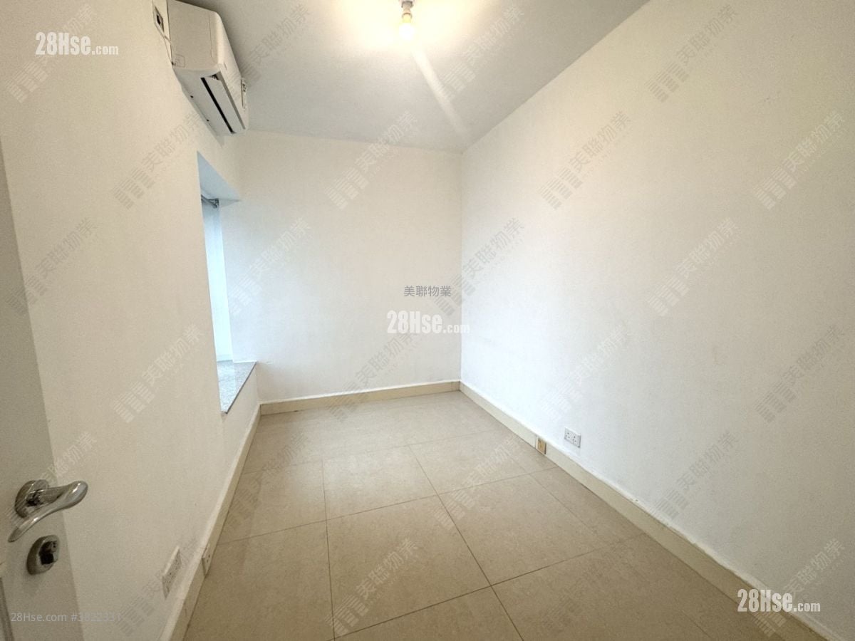 Central Park Towers Sell 2 Bedrooms , 1 Bathroom 494 ft²