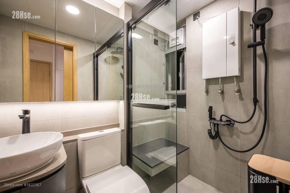 Siu Hong Court Sell 2 Bedrooms 447 ft²