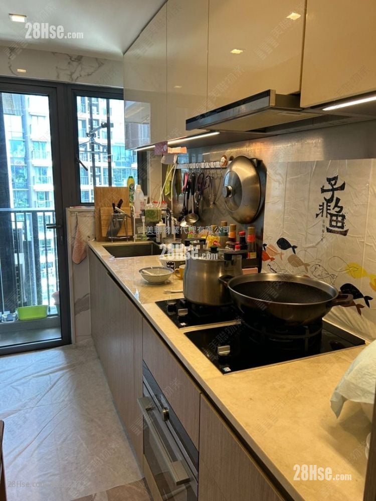 The Regent Sell 3 Bedrooms , 3 Bathrooms 757 ft²