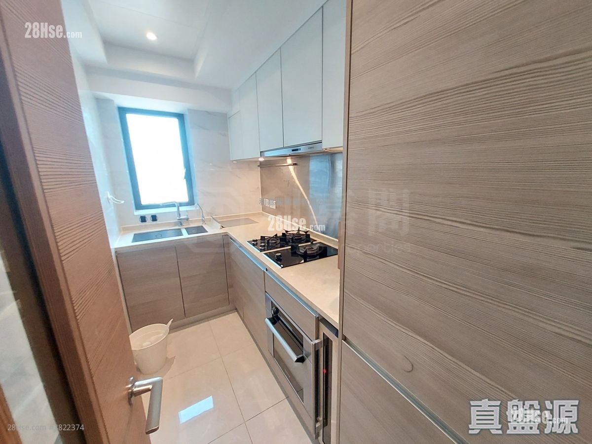 Victoria Skye Sell 3 Bedrooms 661 ft²