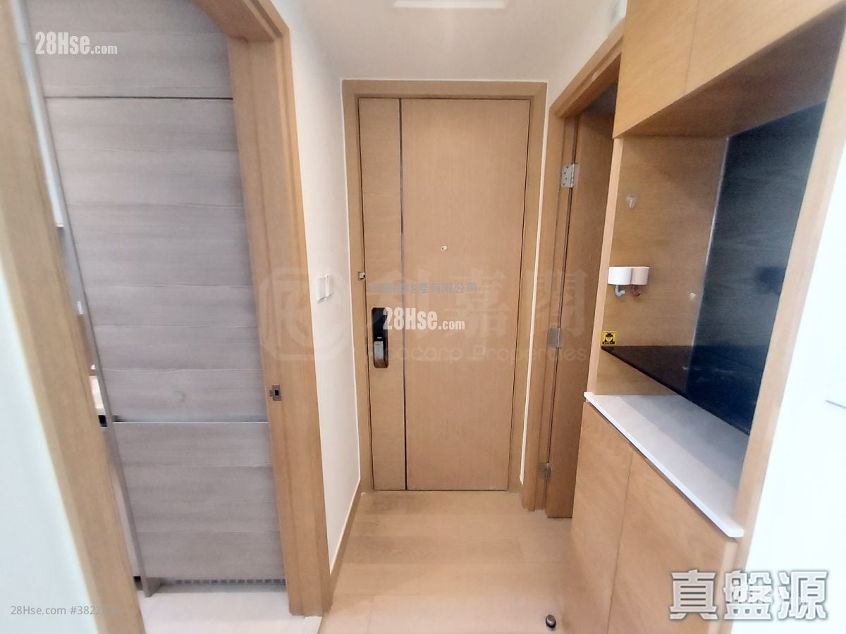 Victoria Skye Sell 3 Bedrooms 661 ft²