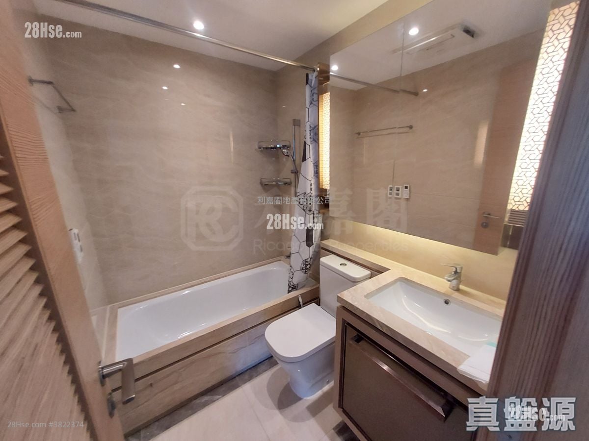 Victoria Skye Sell 3 Bedrooms 661 ft²