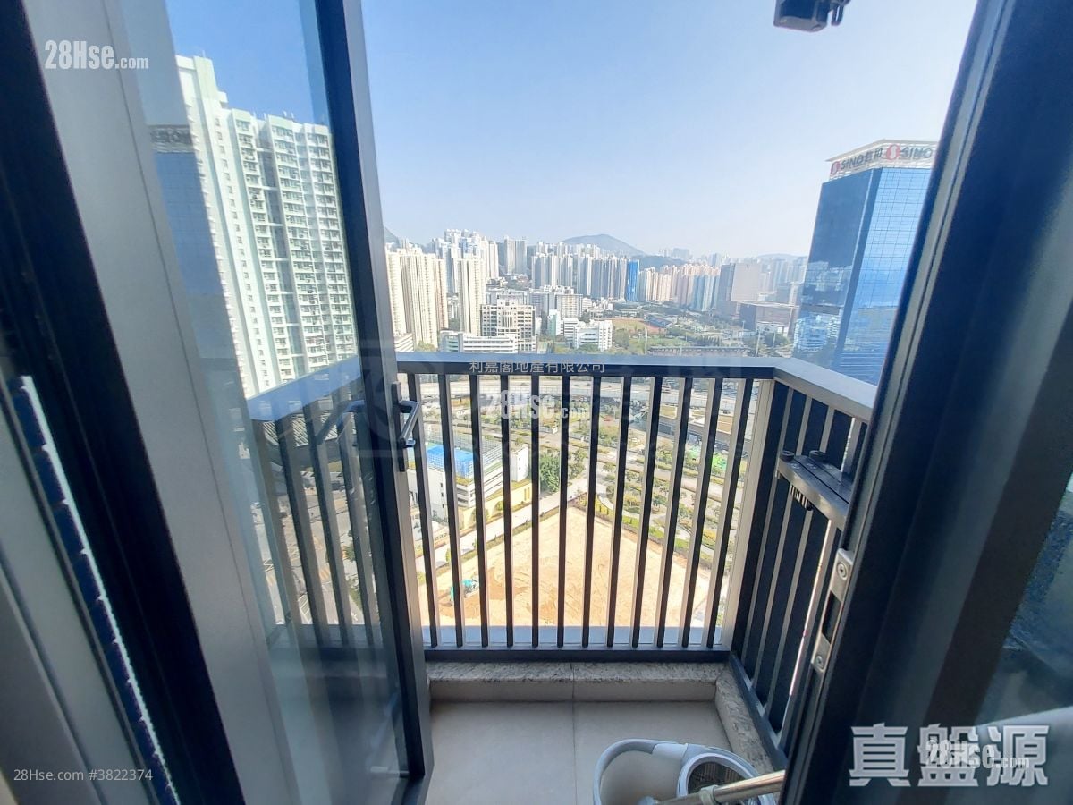 Victoria Skye Sell 3 Bedrooms 661 ft²