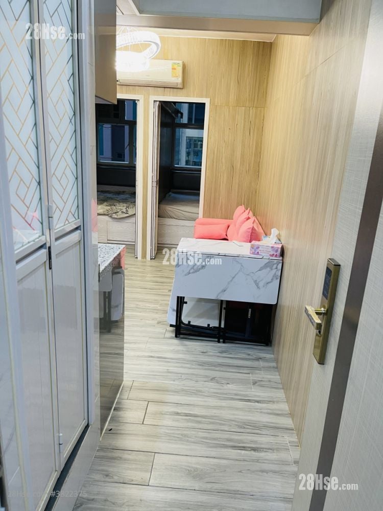 鸿星大厦 租盘 2 房 , 1 浴室 300 平方尺