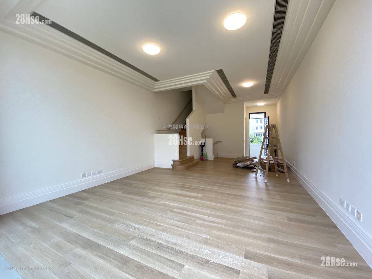 Le Cap Sell 4 Bedrooms , 2 Bathrooms 1,895 ft²