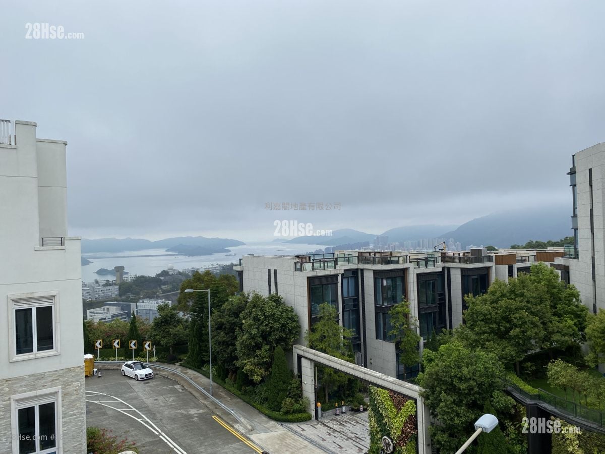 Le Cap Sell 4 Bedrooms , 2 Bathrooms 1,895 ft²