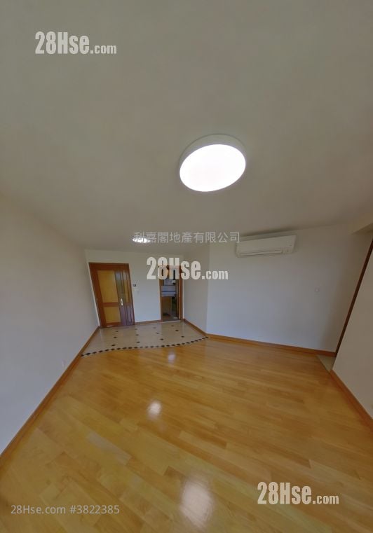 Royal Ascot Sell 3 Bedrooms , 2 Bathrooms 974 ft²