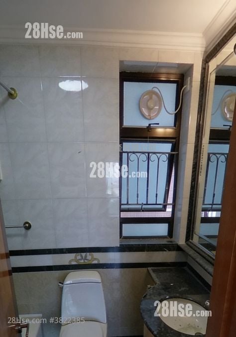 Royal Ascot Sell 3 Bedrooms , 2 Bathrooms 974 ft²