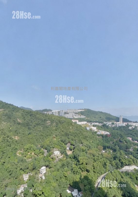 Royal Ascot Sell 3 Bedrooms , 2 Bathrooms 974 ft²