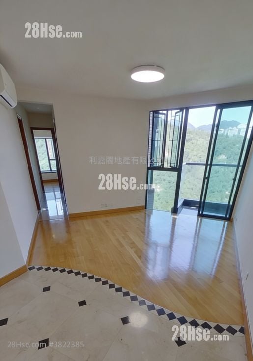 Royal Ascot Sell 3 Bedrooms , 2 Bathrooms 974 ft²