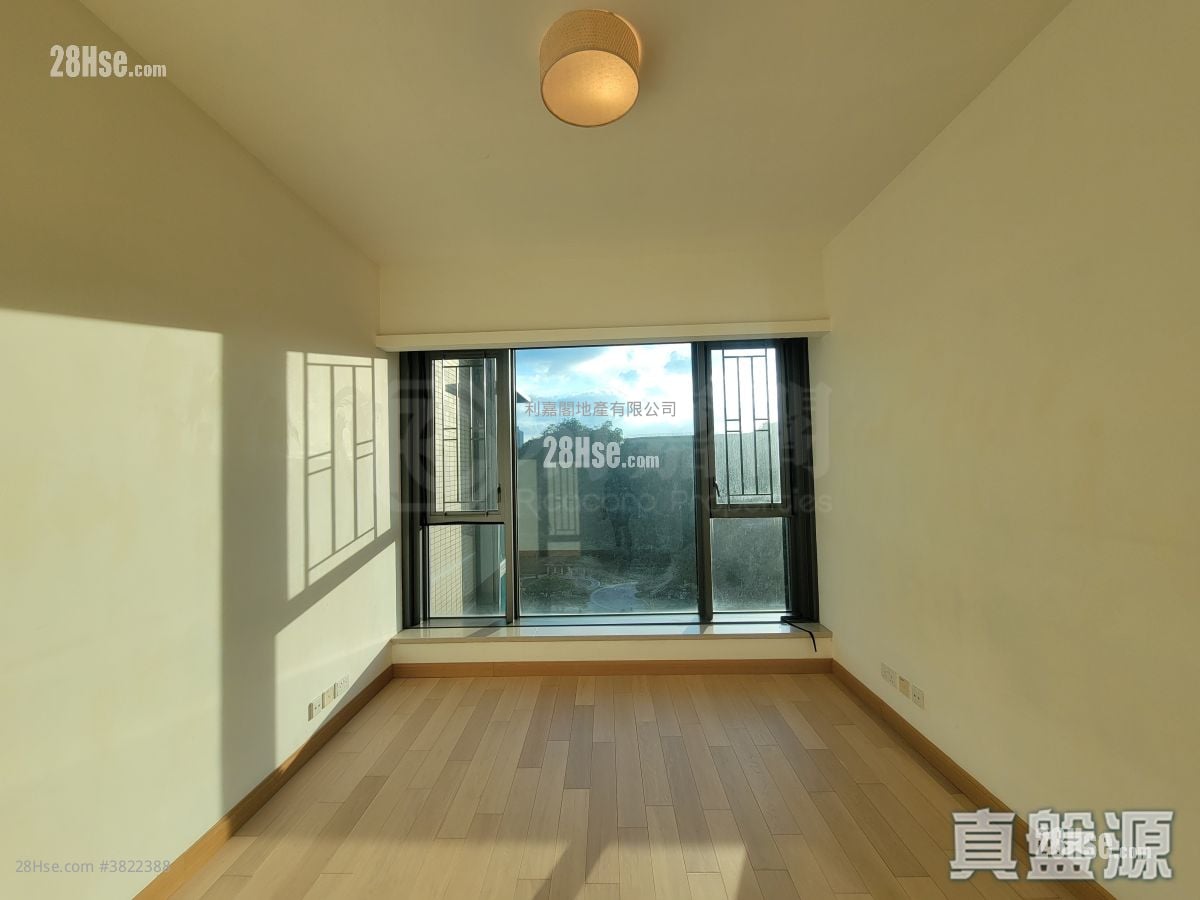 Aria Sell 3 Bedrooms 1,164 ft²