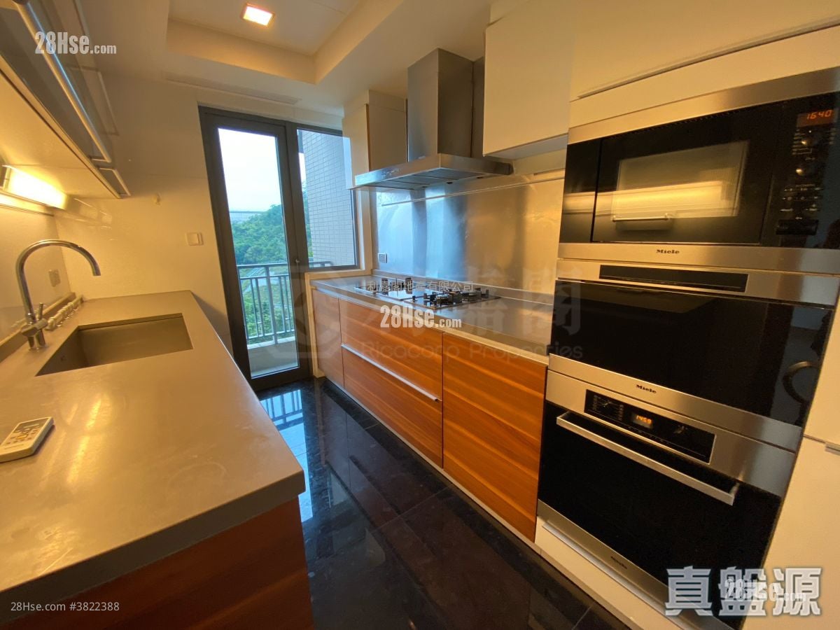 Aria Sell 3 Bedrooms 1,164 ft²