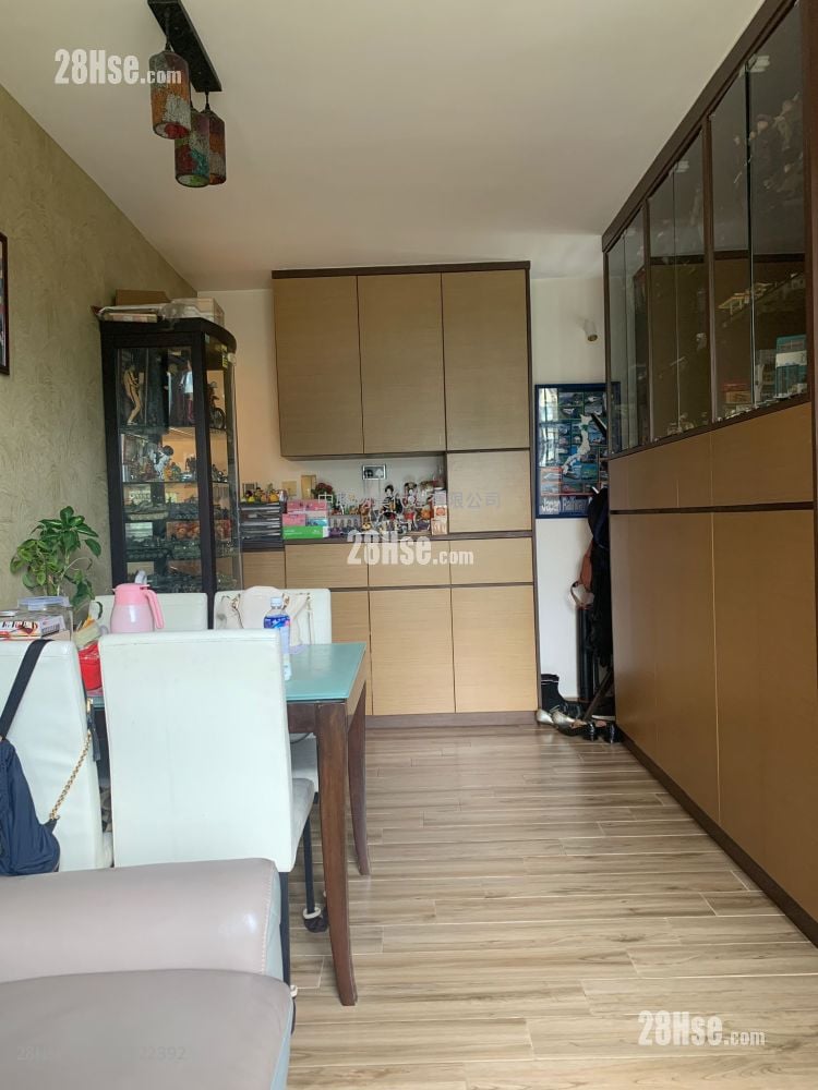 Ka Keng Court Sell 2 Bedrooms , 1 Bathroom 506 ft²