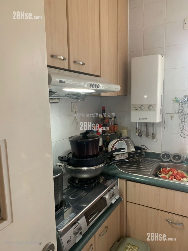 Ka Keng Court Sell 2 Bedrooms , 1 Bathroom 506 ft²