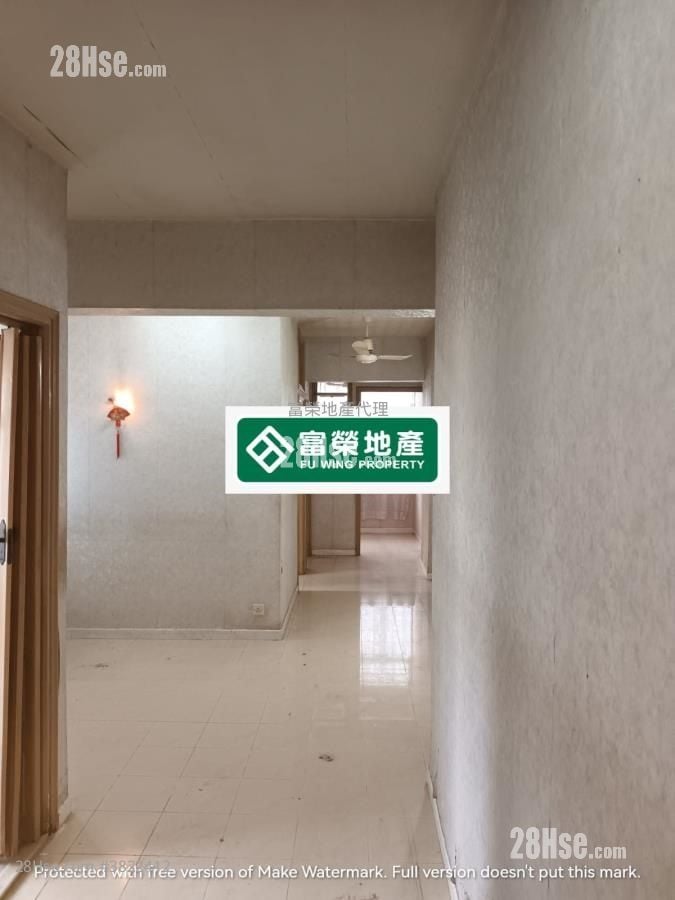 Lee Kwan Building Sell 3 Bedrooms 527 ft²