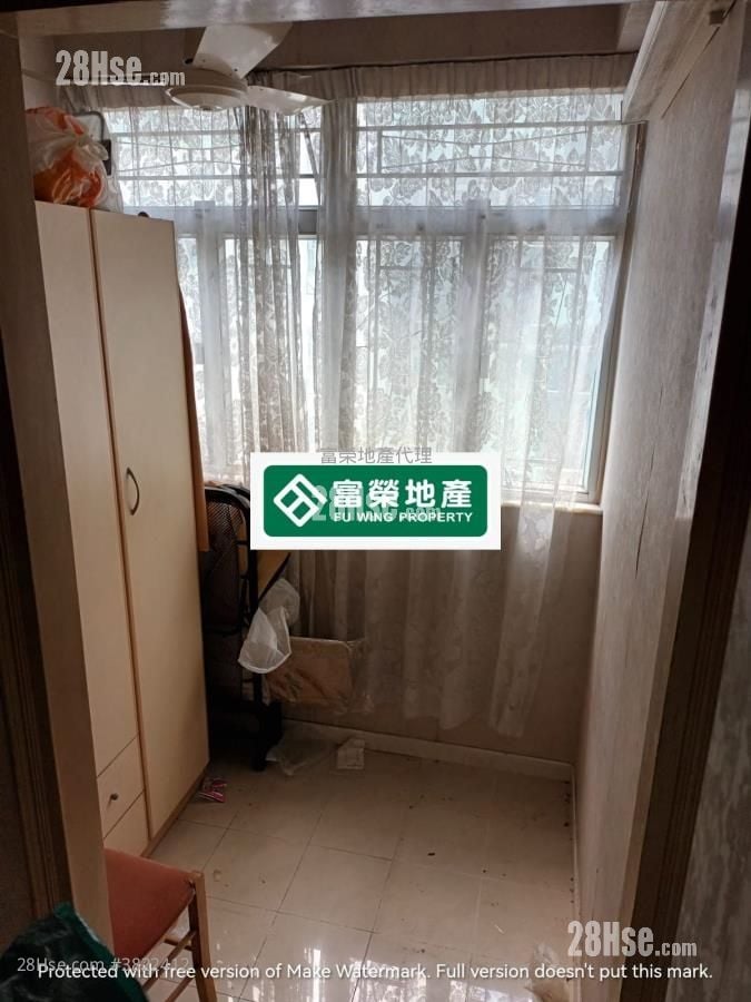 Lee Kwan Building Sell 3 Bedrooms 527 ft²