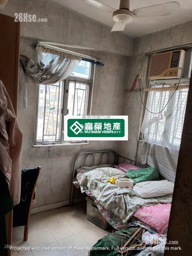 Lee Kwan Building Sell 3 Bedrooms 527 ft²