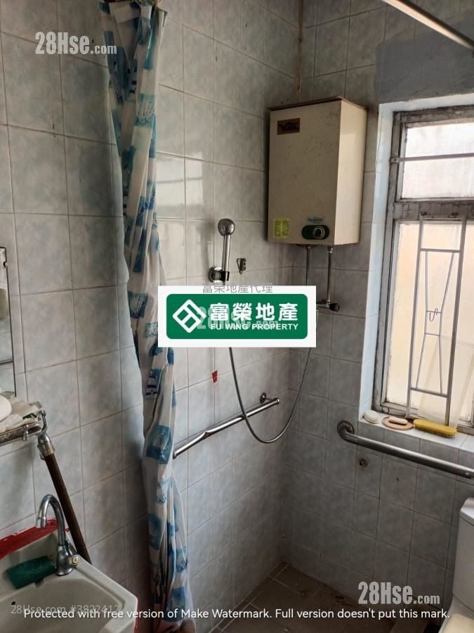 Lee Kwan Building Sell 3 Bedrooms 527 ft²