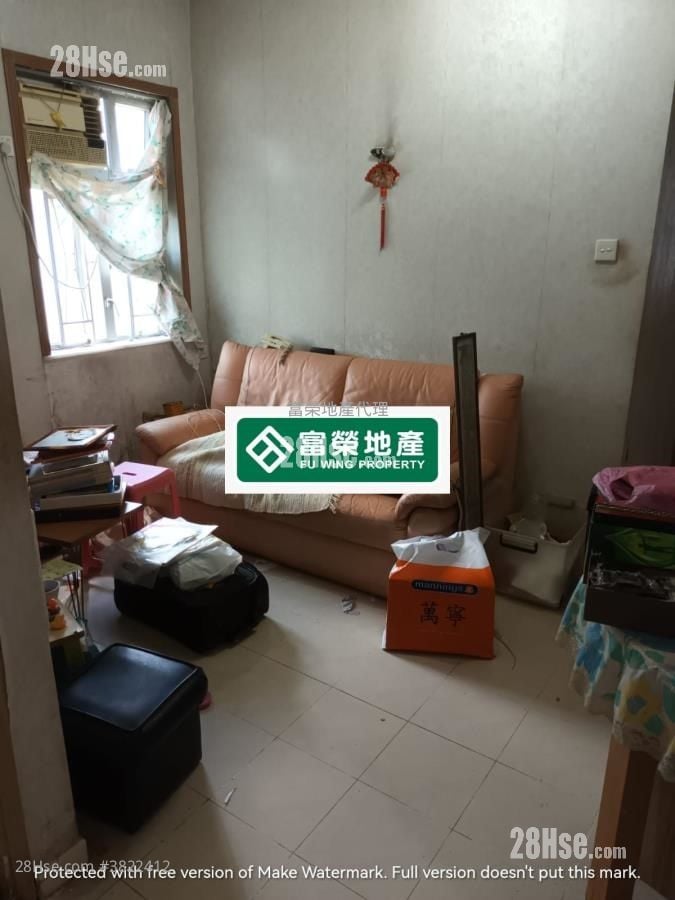 Lee Kwan Building Sell 3 Bedrooms 527 ft²