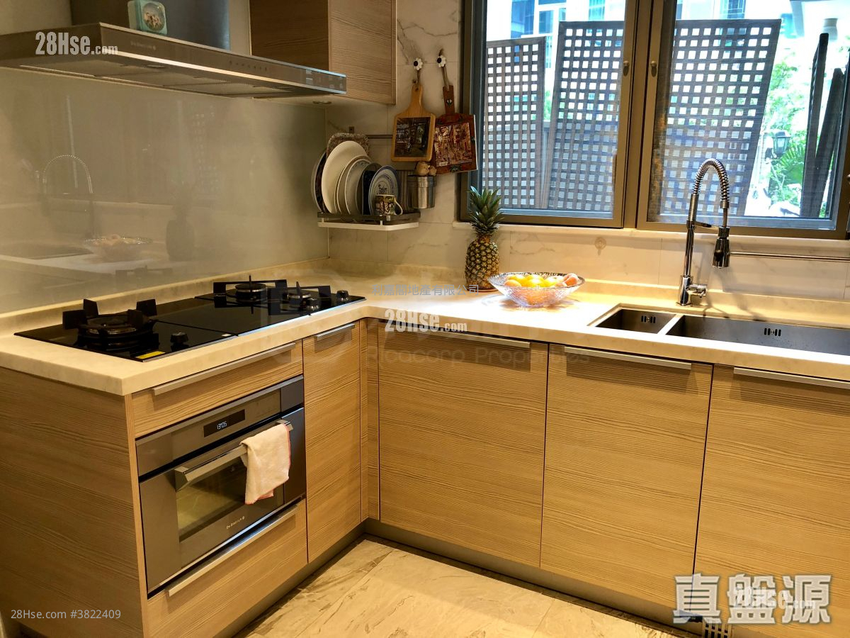 逸珑湾 售盘 3 房 1,032 平方尺