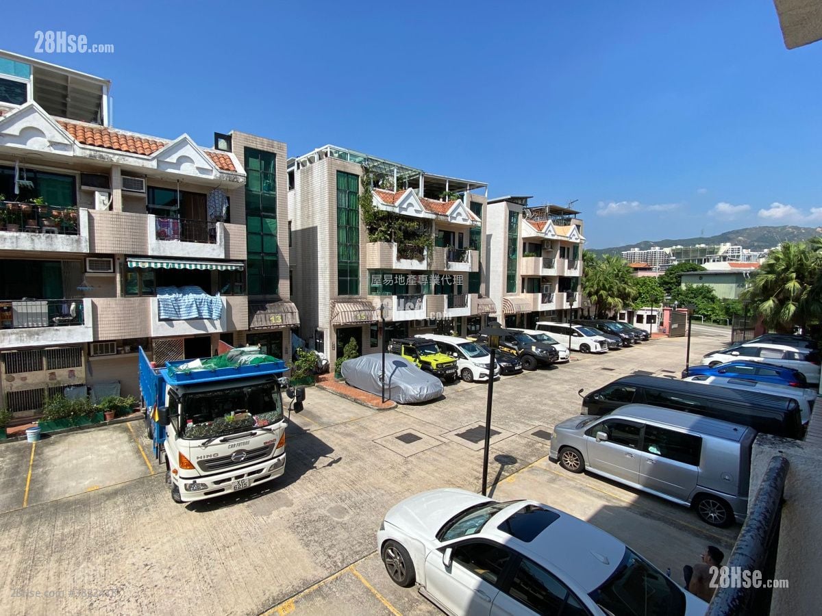 村屋 租盘 3 房 , 2 浴室 700 平方尺