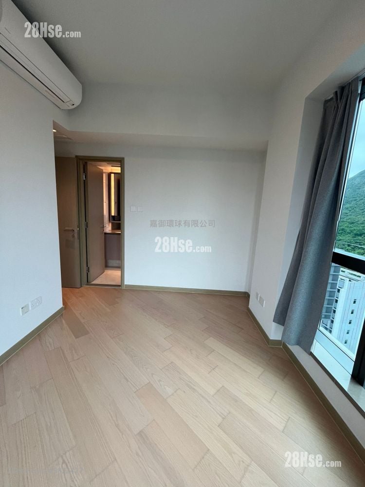 The Southside Rental 4 Bedrooms , 3 Bathrooms 1,205 ft²