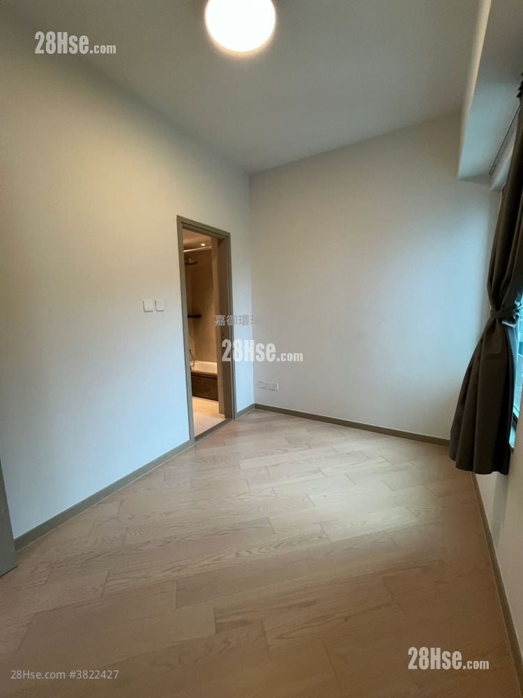 The Southside Rental 4 Bedrooms , 3 Bathrooms 1,205 ft²