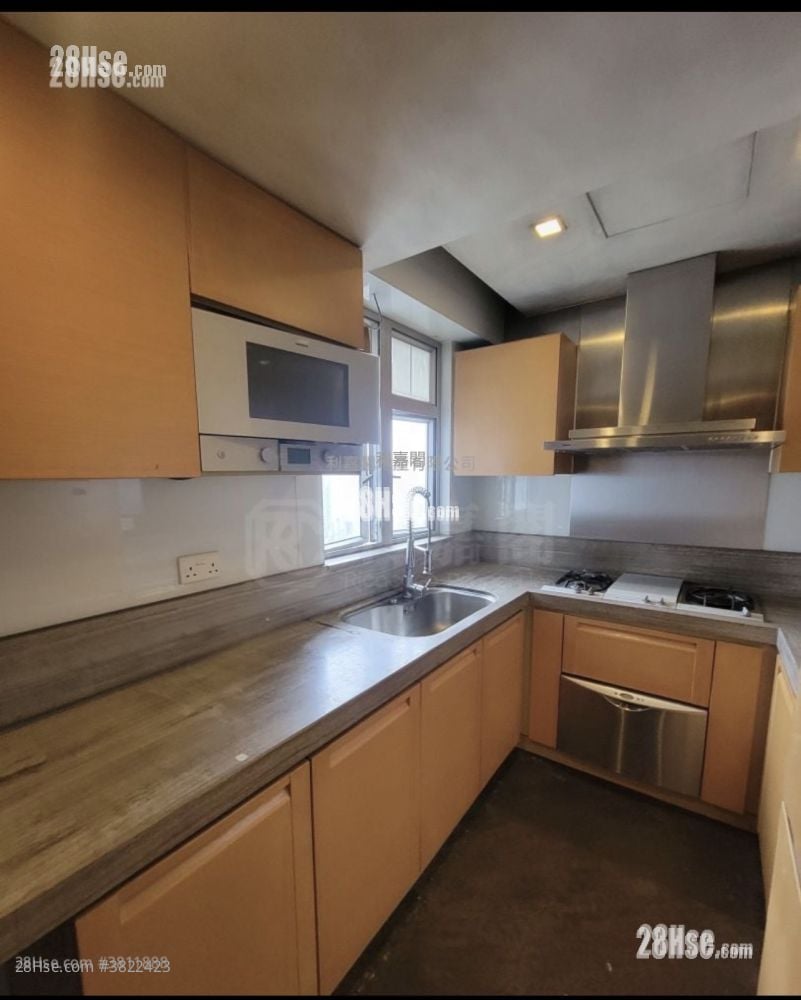 Florient Rise Rental 3 Bedrooms , 2 Bathrooms 774 ft²