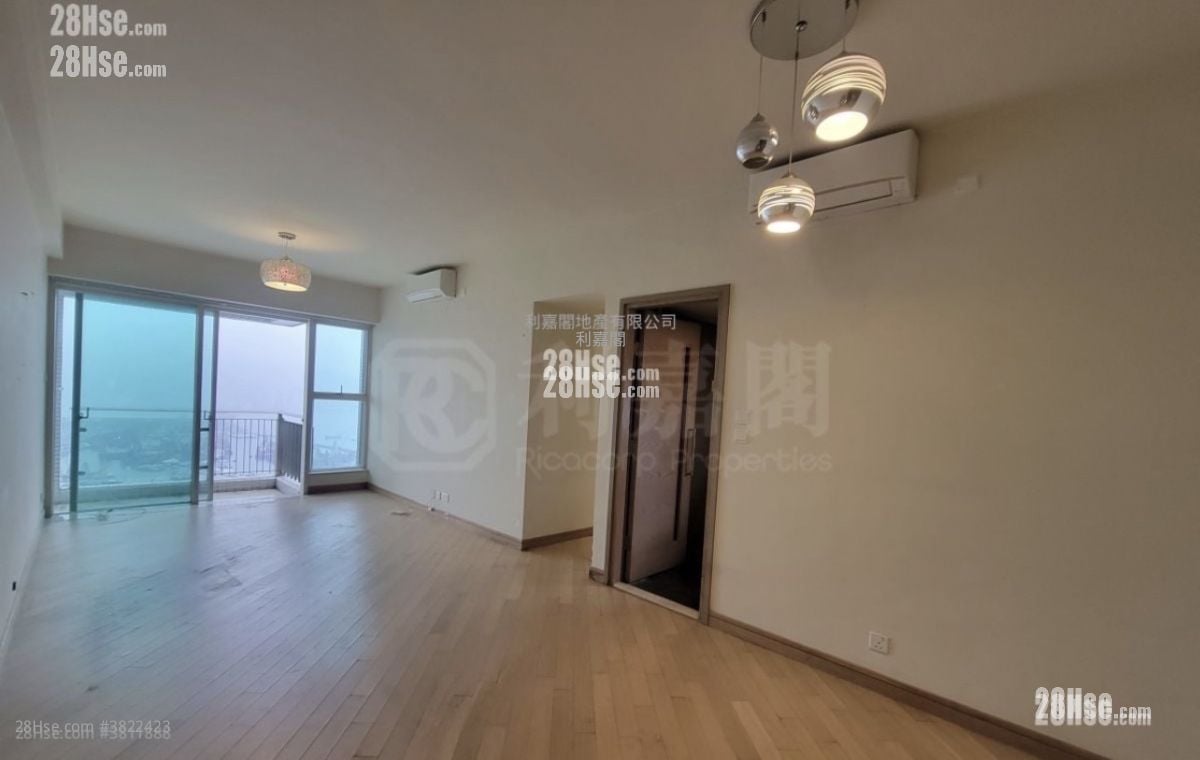 Florient Rise Rental 3 Bedrooms , 2 Bathrooms 774 ft²