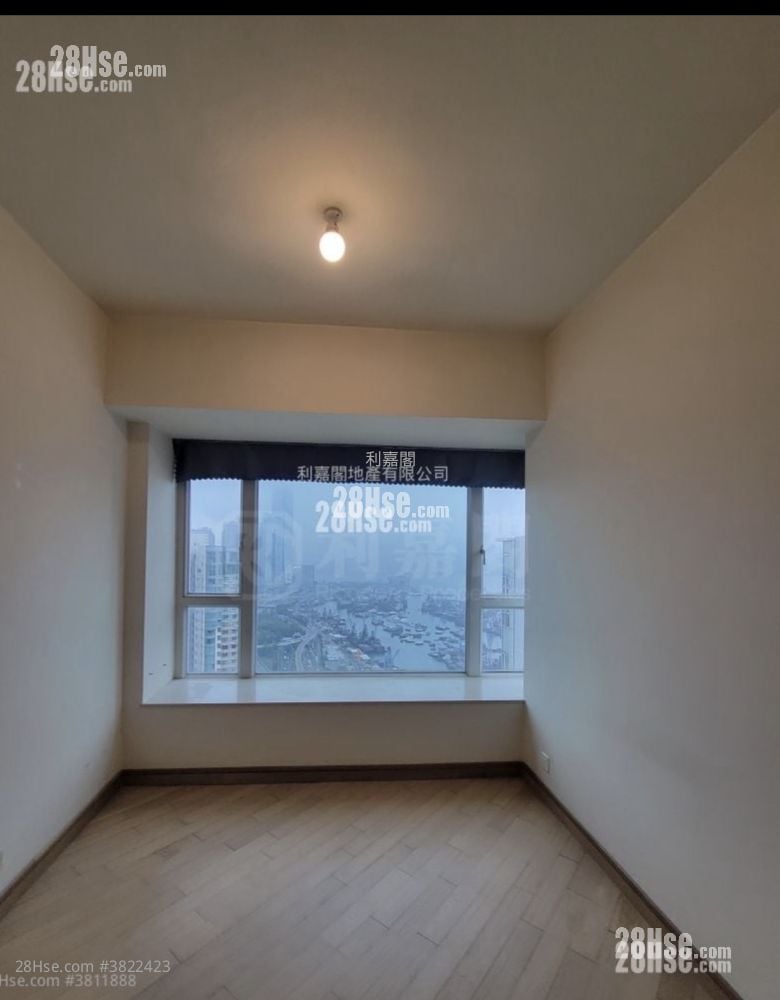 Florient Rise Rental 3 Bedrooms , 2 Bathrooms 774 ft²