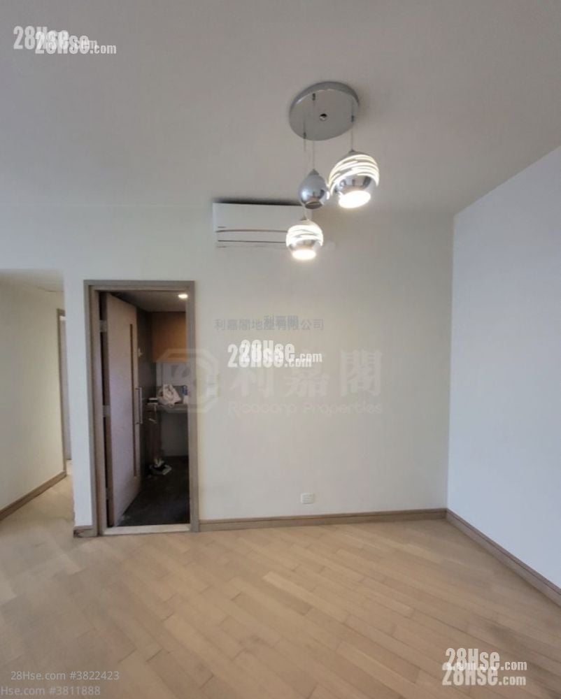 Florient Rise Rental 3 Bedrooms , 2 Bathrooms 774 ft²