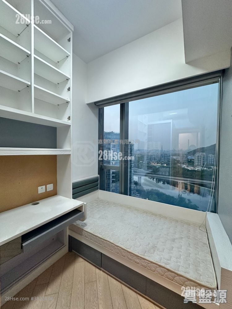 Riva Sell 4 Bedrooms , 2 Bathrooms 765 ft²