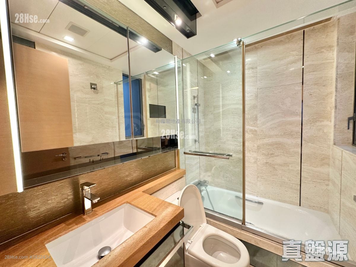 Riva Sell 4 Bedrooms , 2 Bathrooms 765 ft²